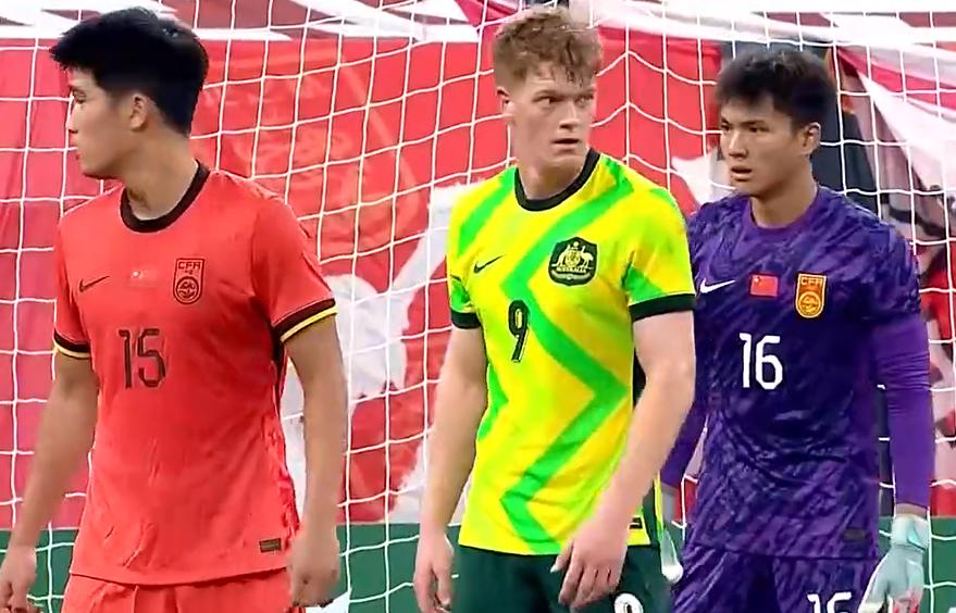 迫对方后卫, 为其中一个, 门的机会 迫对方后卫, 为其中一个, 门的机会