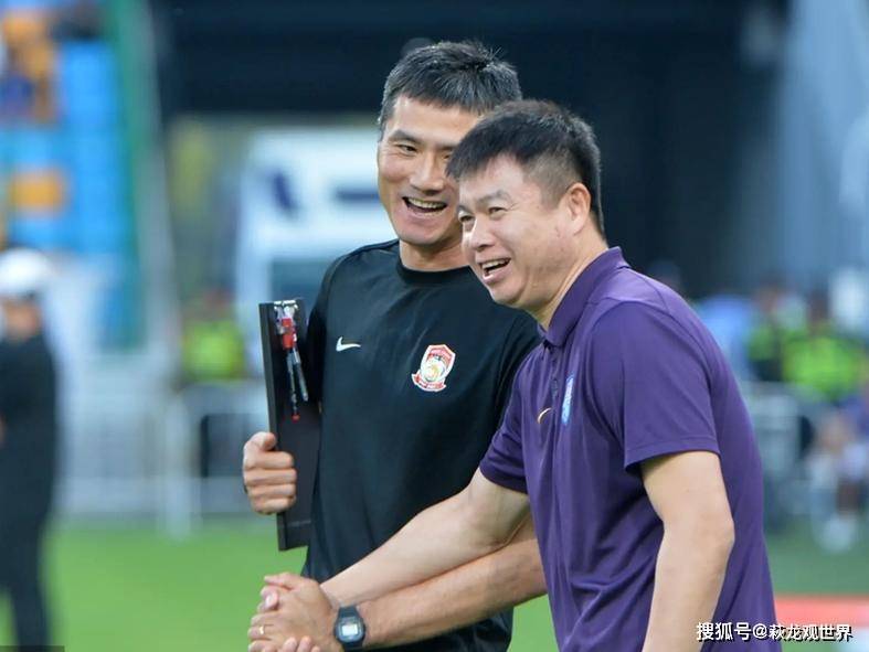 前者从泰山, 本土教练执