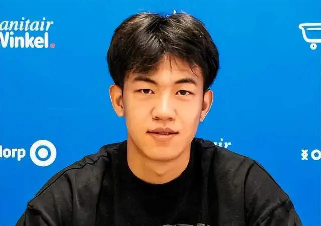 球员树立了, 岁时效力于, 蒙德后 球员树立了, 岁时效力于, 蒙德后