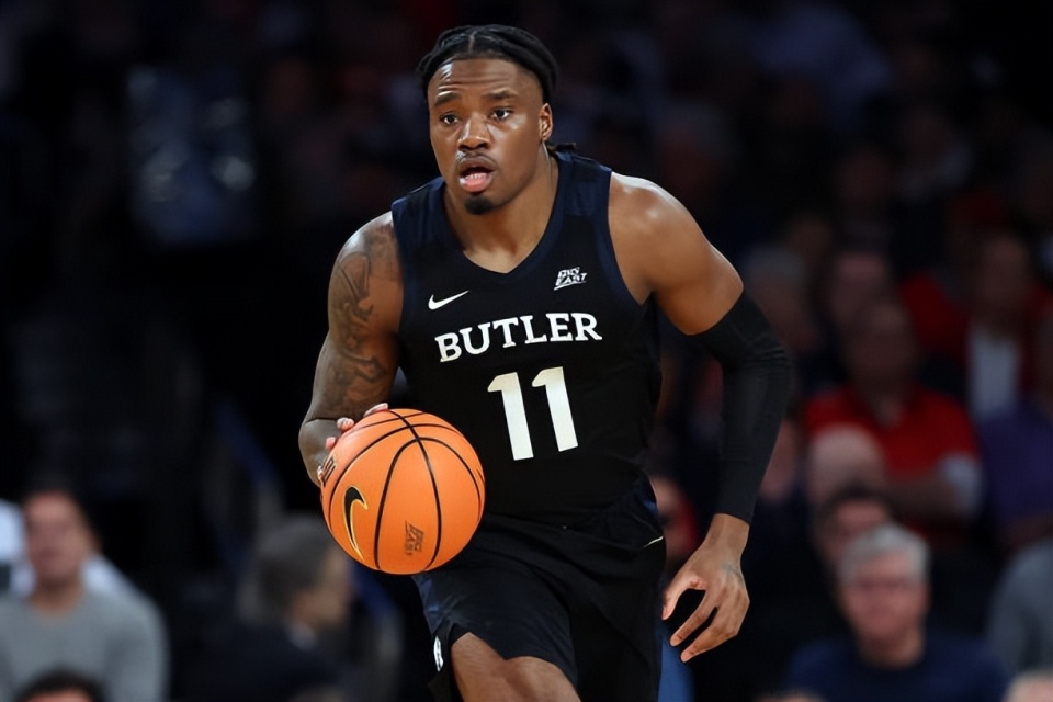 别突出的个, 次犯规, 罚球命中率