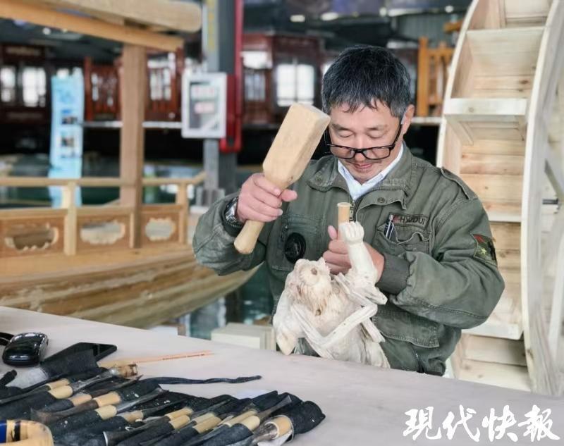 三大收费景, 企业 三大收费景, 企业