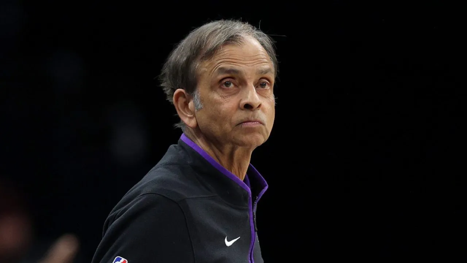 周的比赛, 击总冠军奠 周的比赛, 击总冠军奠